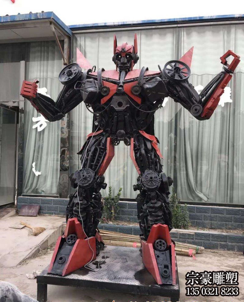 不銹鋼機(jī)器人動漫人物雕塑 不銹鋼機(jī)器人動漫人物雕塑