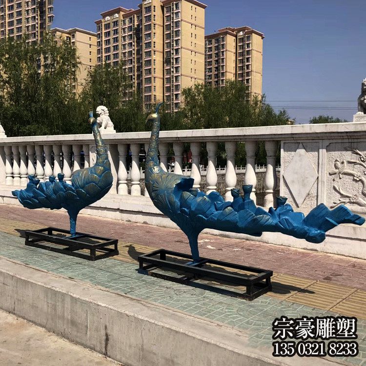 玻璃鋼彩繪藝術(shù)孔雀景觀裝飾擺件 玻璃鋼彩繪藝術(shù)孔雀景觀裝飾擺件